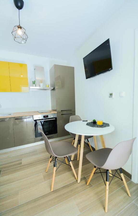 Apartment Grey&Yellow Zadar Buitenkant foto